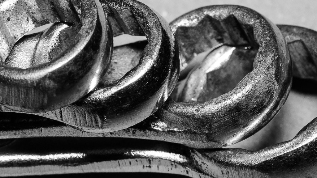 How to remove tub nut without spanner wrench?